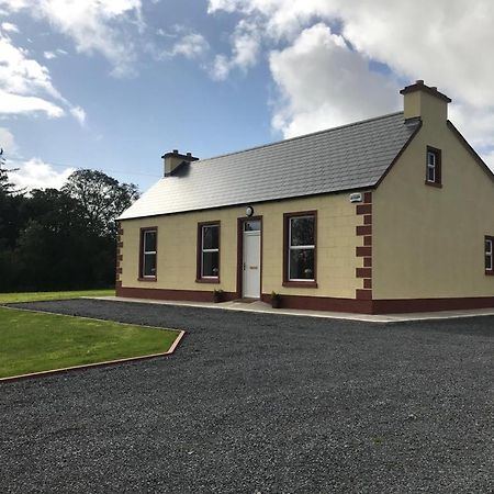 Joes Cottage Droíchead an Chláir Exteriör bild